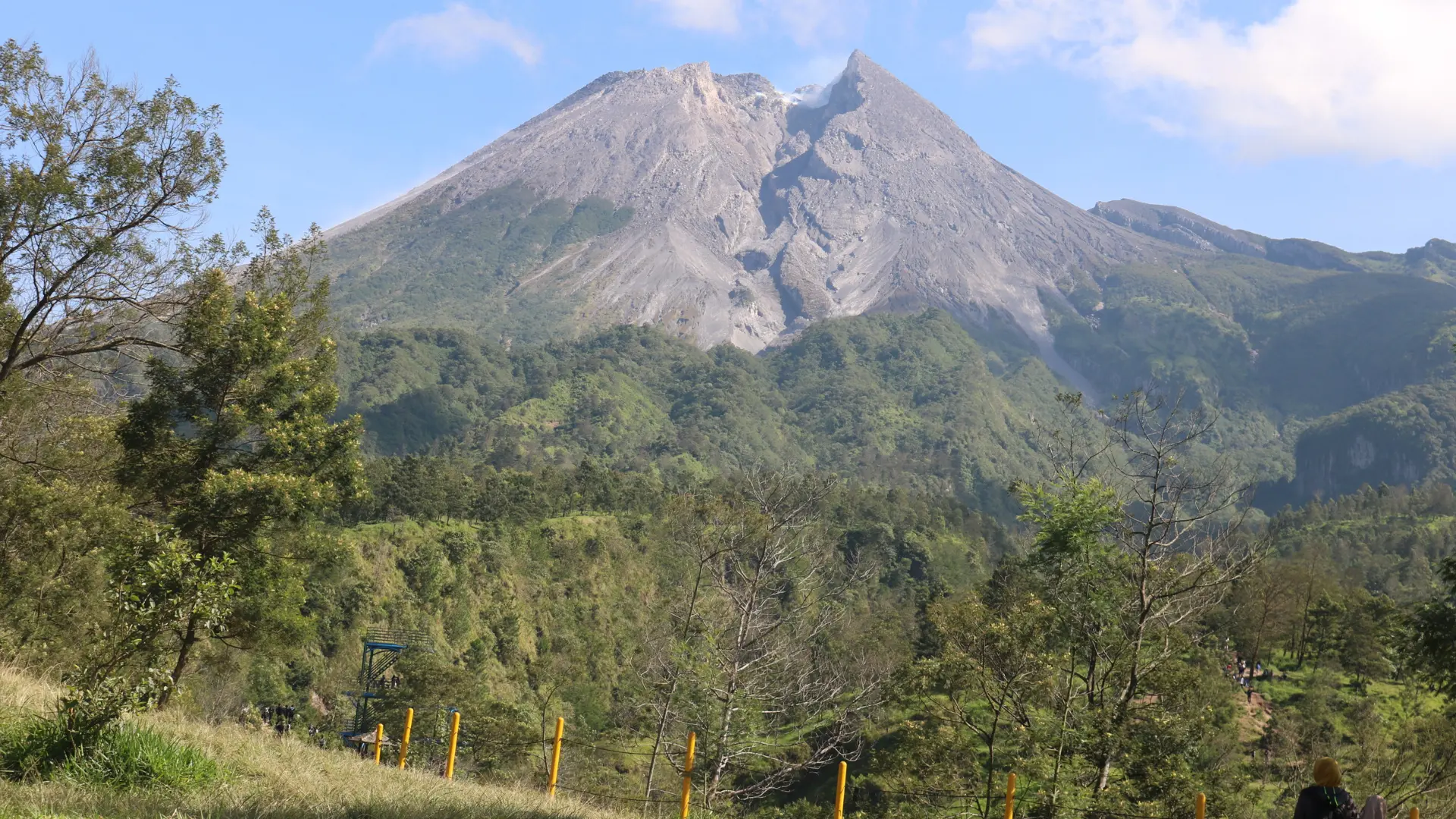 Trekking Merapi Volcano by Kalitalang